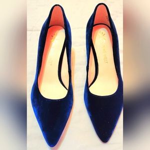 Nine West Navy Soho 9x9 Suede Heels 8.5